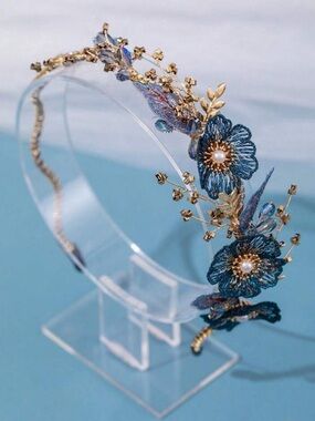 romantic fairy-style headband with flower and leafs